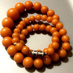 🧡Bright Orange Bakelite Graduated Bead Necklace🧡